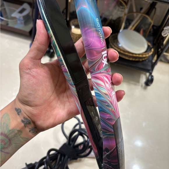 Bio ionic Straightener - Picture 3 of 7